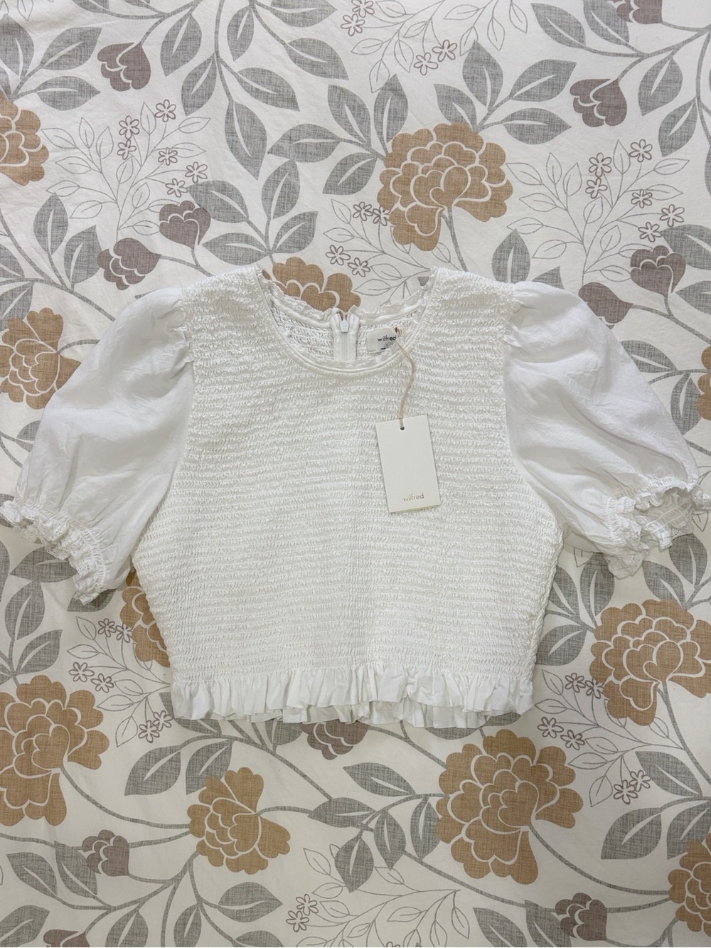Aritzia Wilfred Carino Smocked Puff Sleeve Crop Top White Size L